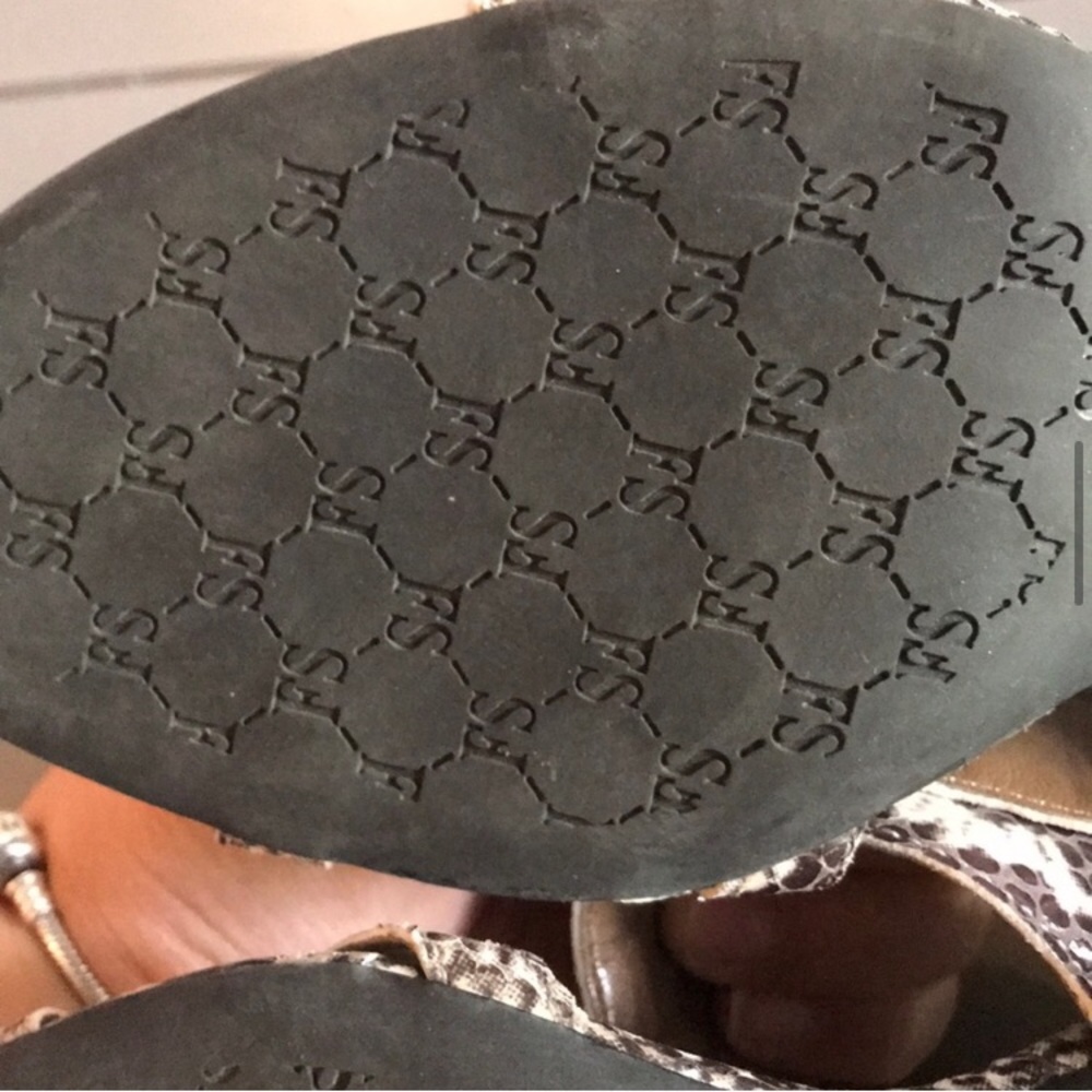 Franco Sarto Snakeskin Genuine Leather Sandals 9 - Picture 7 of 16